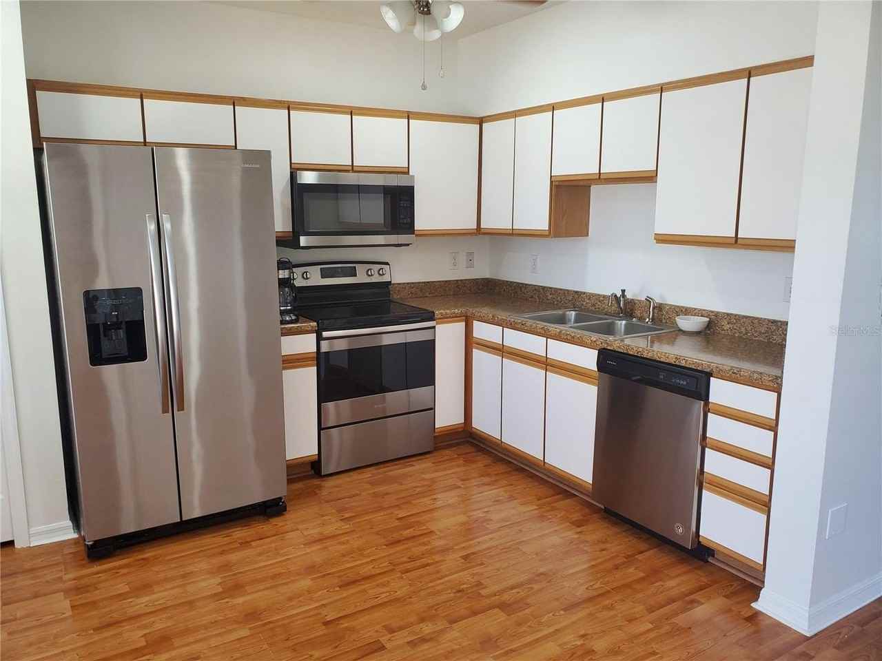 1411 Sedgwick Dr - Photo 4 of 19