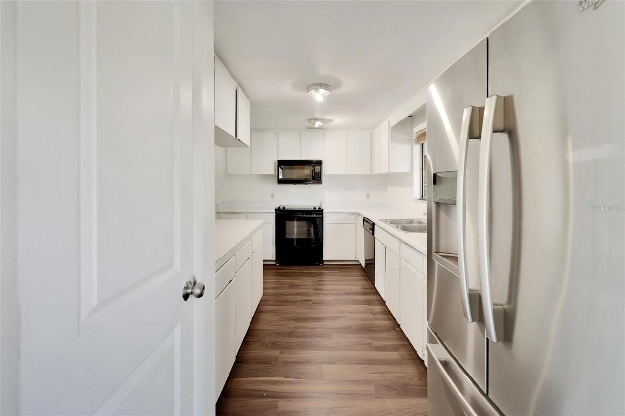 502 Euclid Ave - Photo 3 of 35