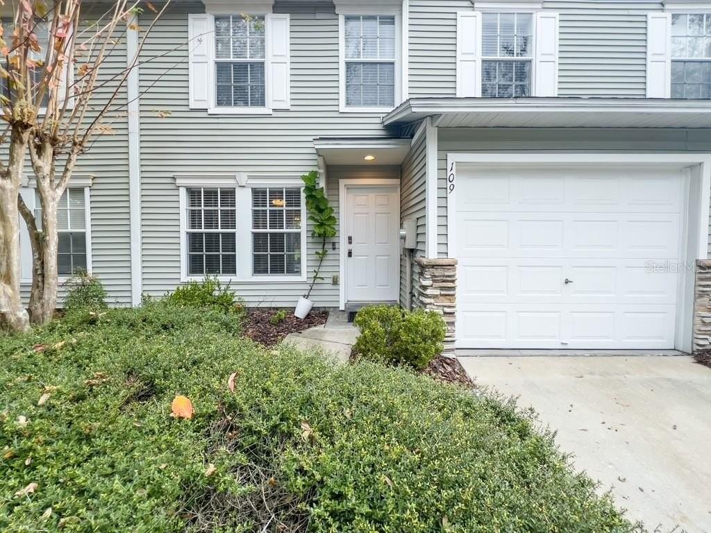 109 Woodknoll Pl - Photo 3 of 35