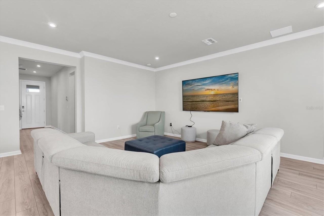 6353 Timberdale Ave - Photo 6 of 46