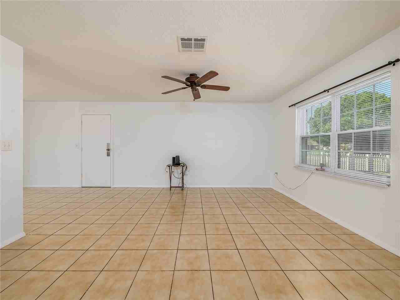 11422 Wheeling Dr - Photo 5 of 30