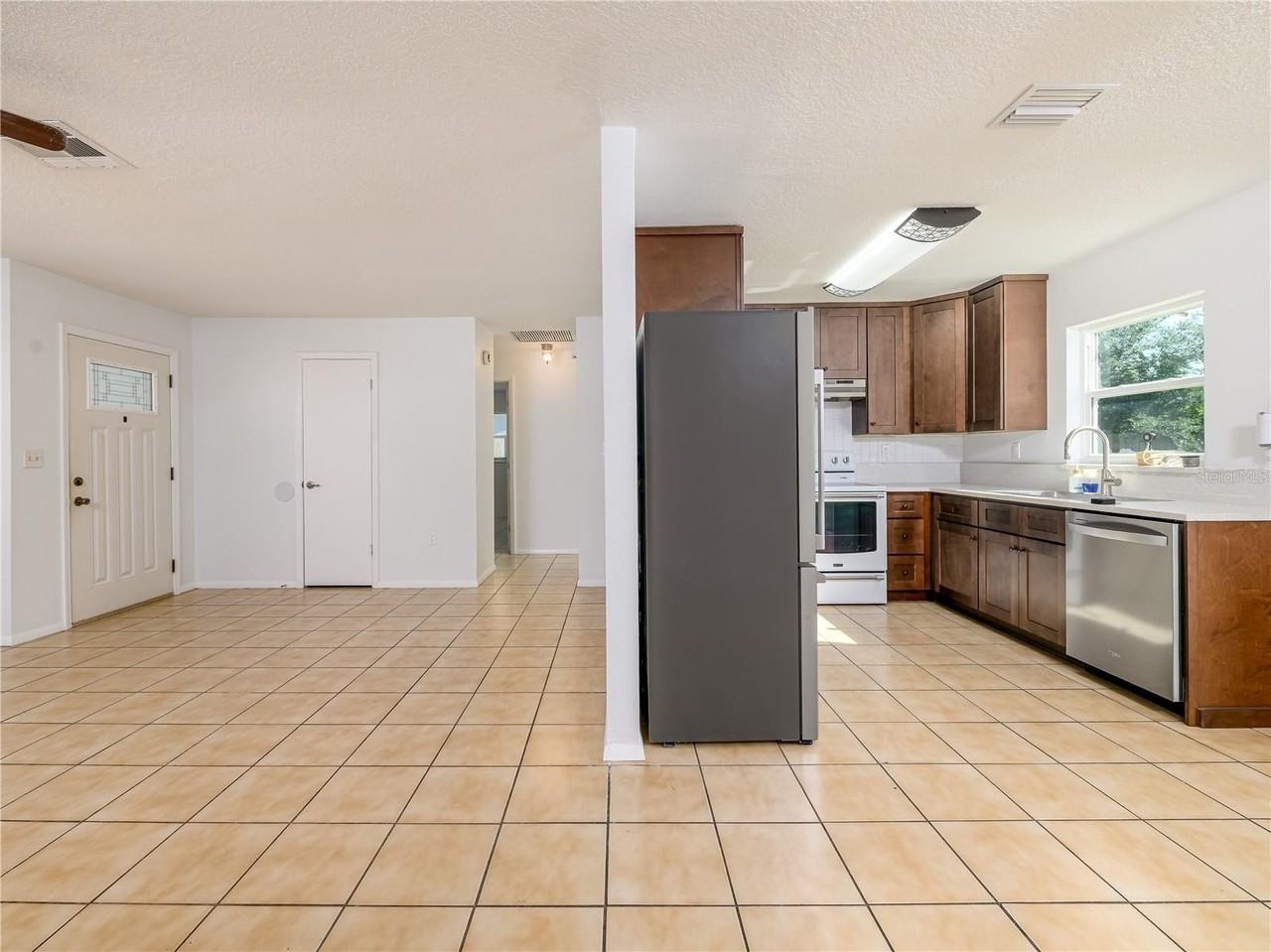 11422 Wheeling Dr - Photo 6 of 30