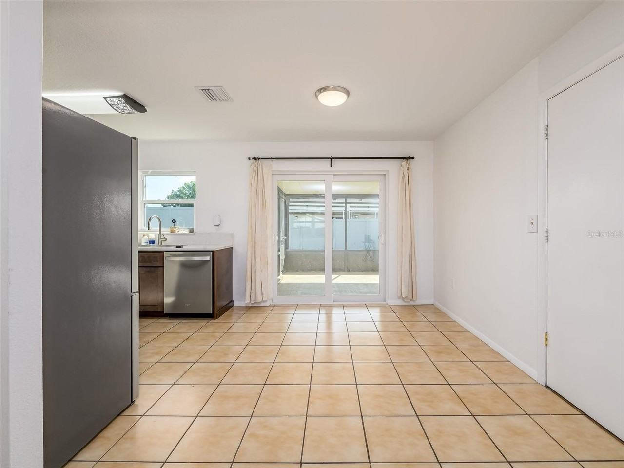 11422 Wheeling Dr - Photo 7 of 30