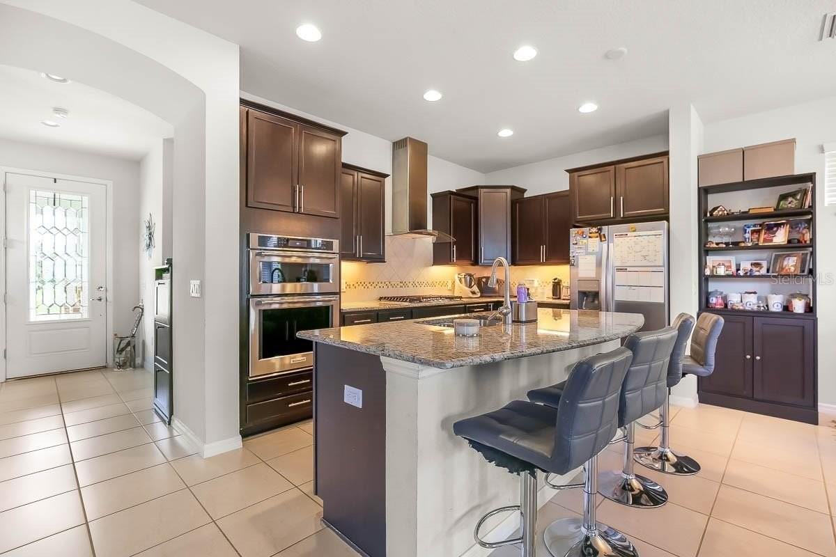 5801 Colony Glen Rd - Photo 4 of 16