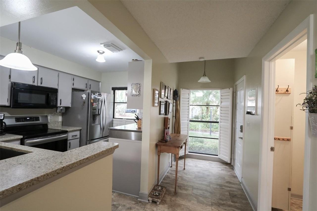323 Knottwood Ct #1 - Photo 4 of 26