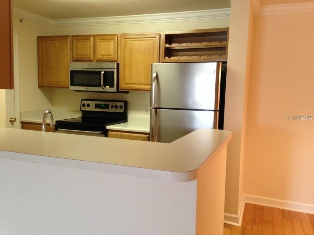 18147 Sterling Gate Cir #18147 - Photo 4 of 17