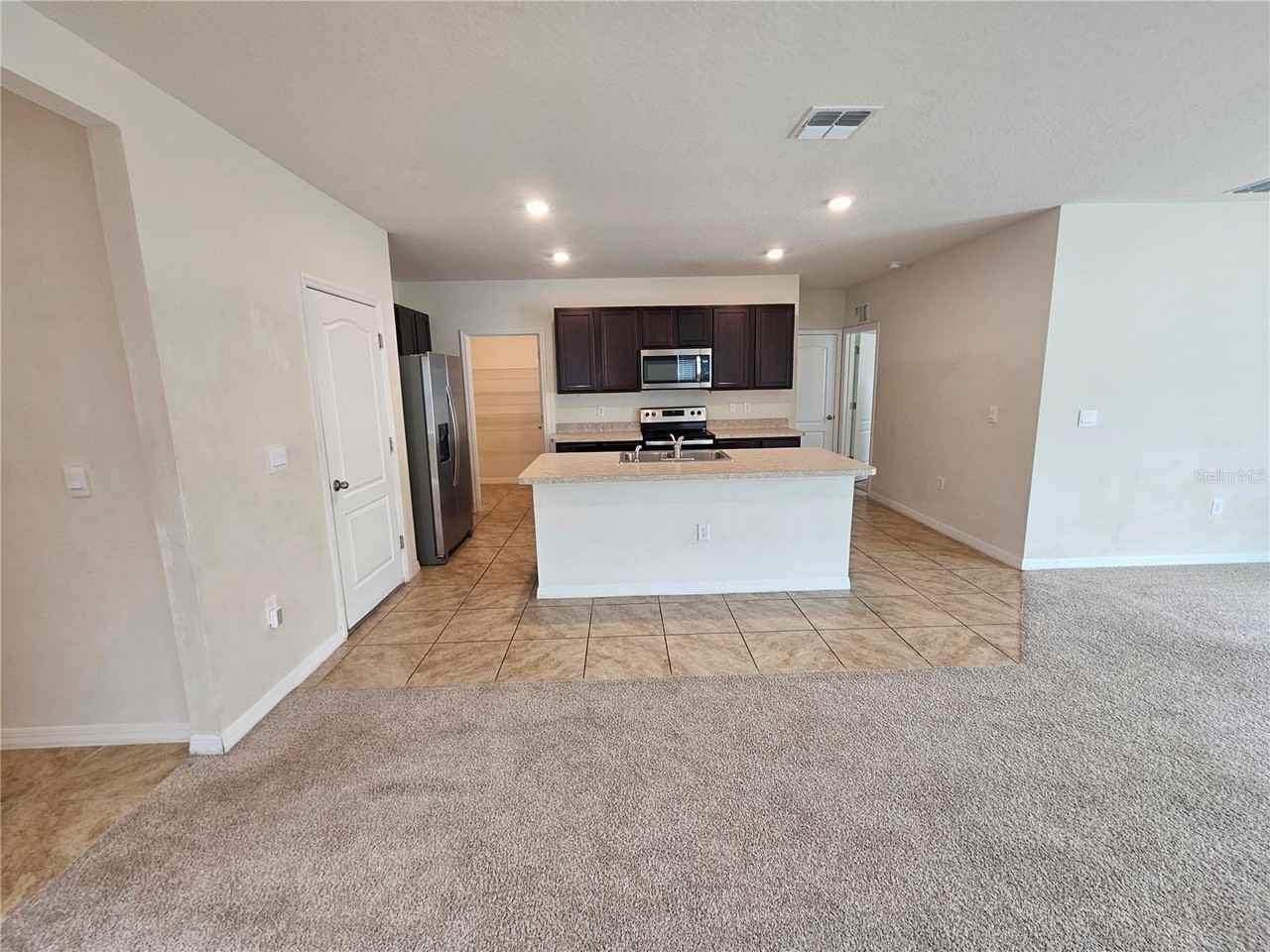 1387 Berry Ln - Photo 7 of 35