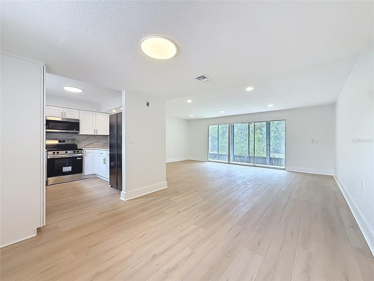 200 Country Club Dr #1301 - Photo 3 of 39