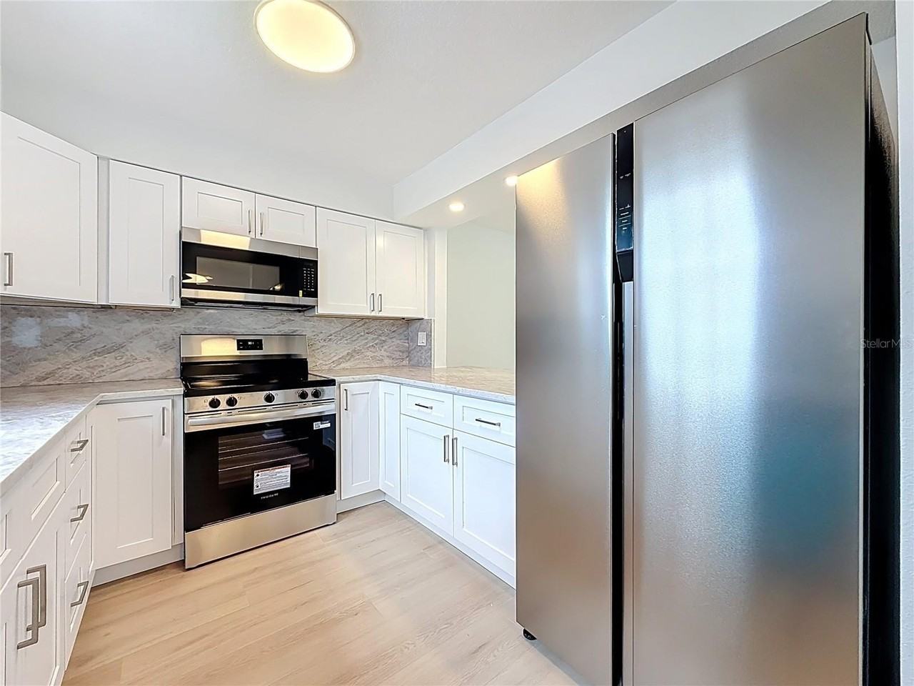 200 Country Club Dr #1301 - Photo 6 of 39