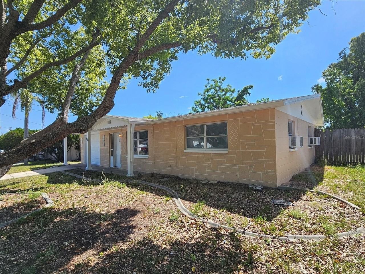 9210 Pegasus Ave - Photo 3 of 19