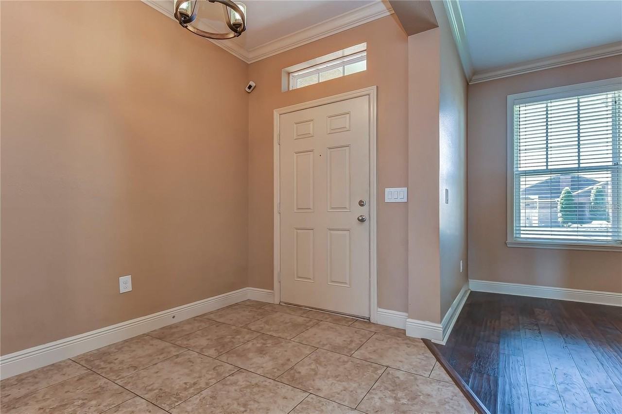 19391 Long Lake Ranch Blvd - Photo 3 of 28