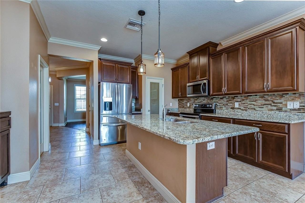 19391 Long Lake Ranch Blvd - Photo 5 of 28