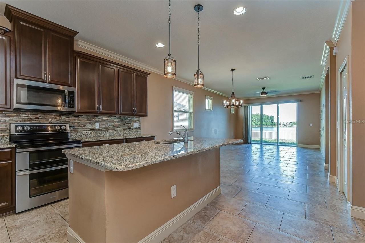 19391 Long Lake Ranch Blvd - Photo 7 of 28