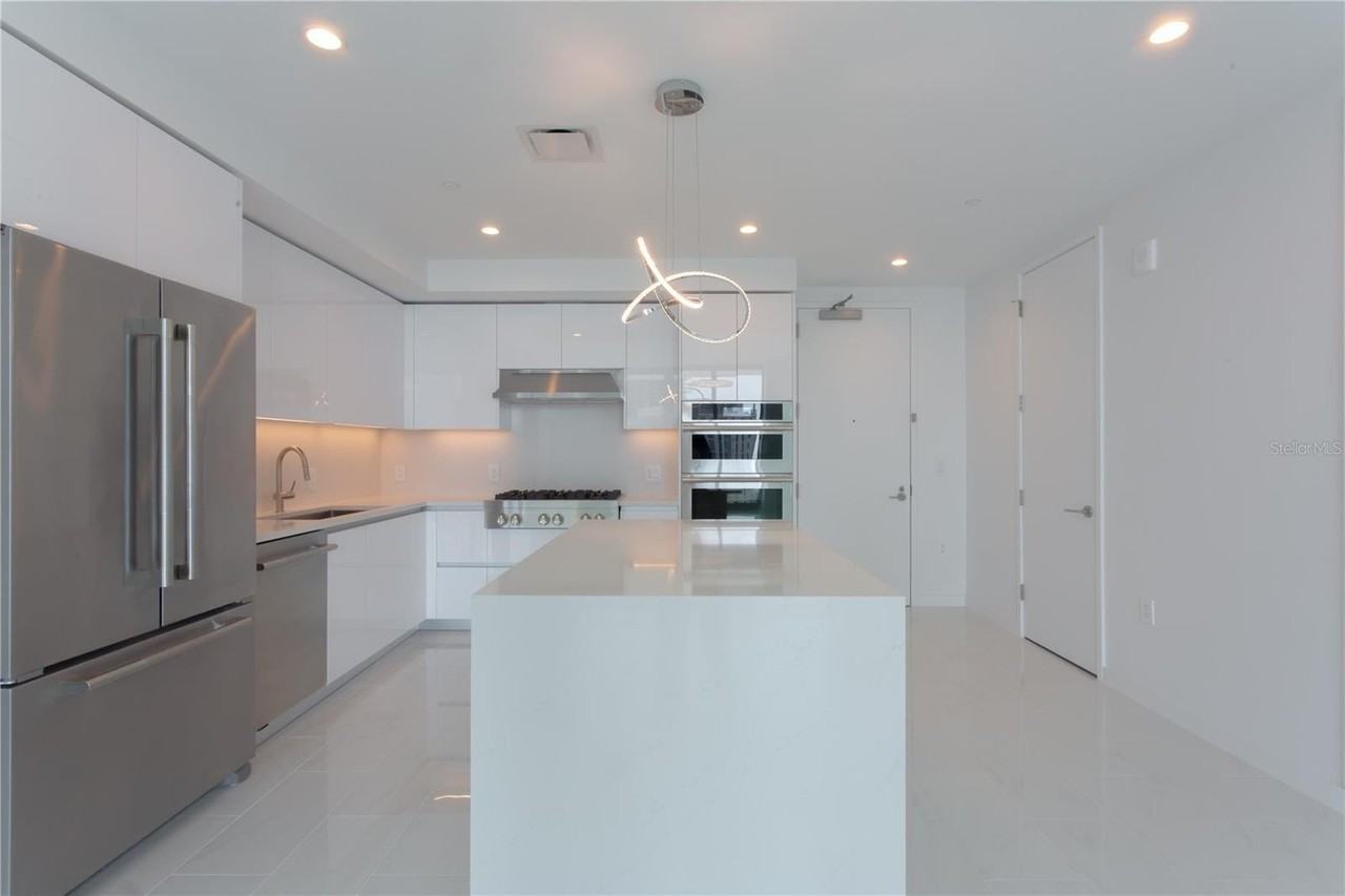 400 Central Ave #1806 - Photo 5 of 24