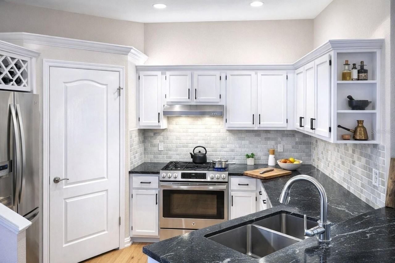 617 Island Place Way - Photo 4 of 23