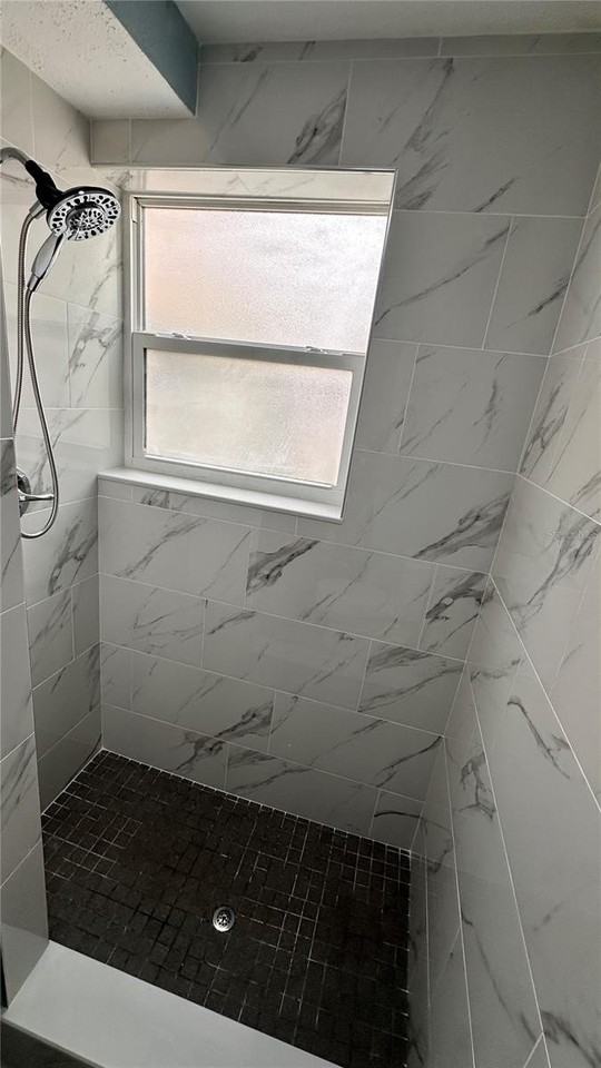 236 6th Ave N #D - Photo 6 of 13