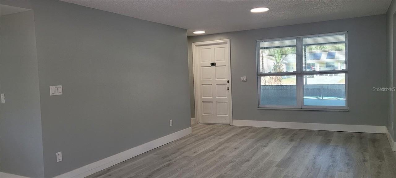 1405 Castleworks Ln - Photo 4 of 24