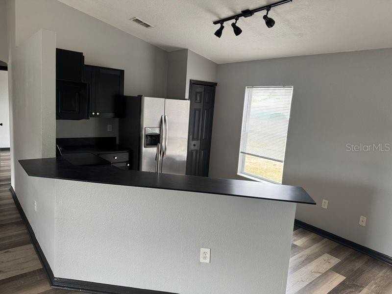 6289 Mariner Blvd - Photo 3 of 9