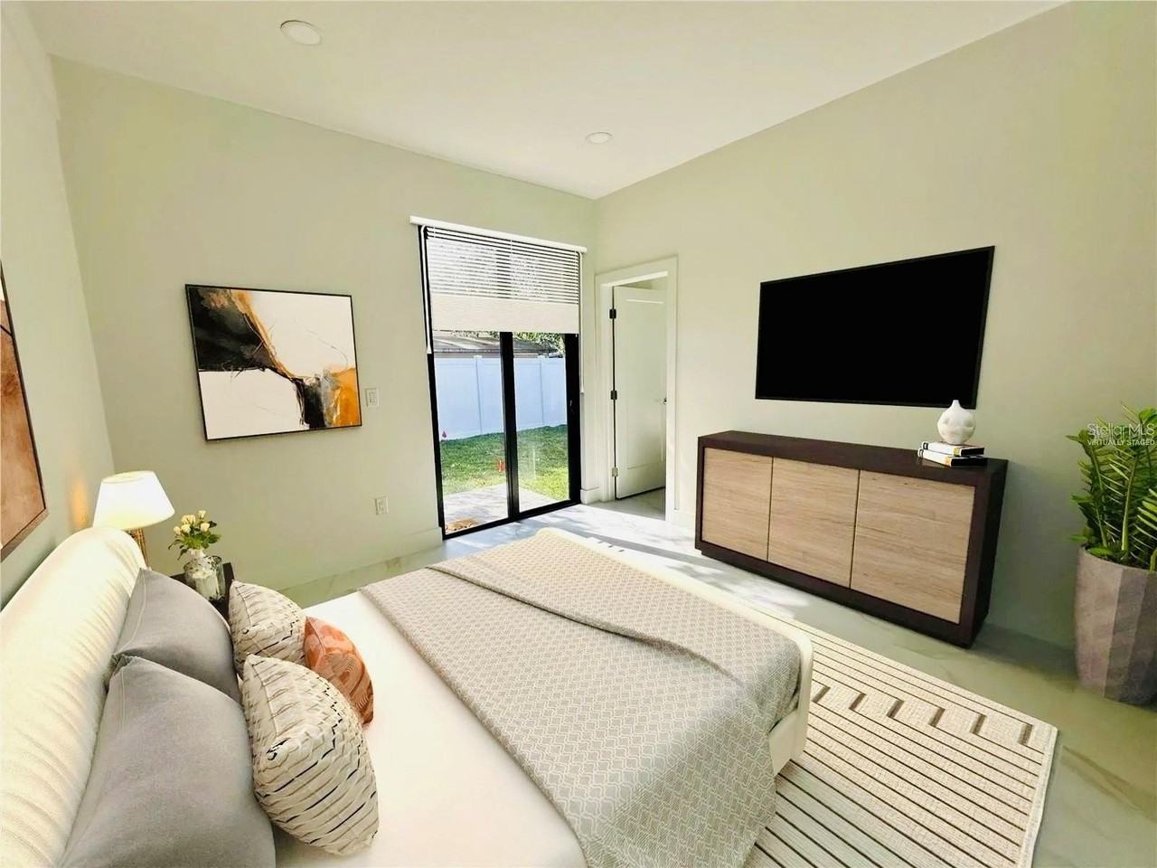 4106 N Thatcher Ave #A - Photo 4 of 11