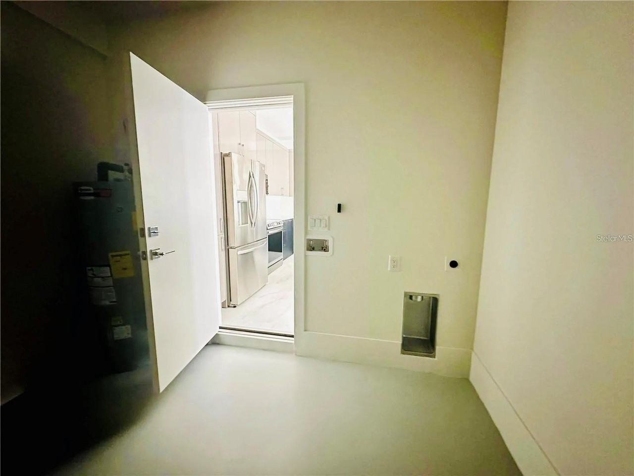 4106 N Thatcher Ave #A - Photo 6 of 11