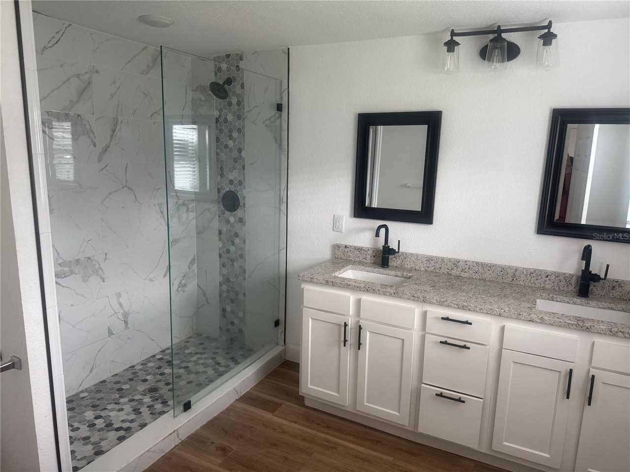 905 Center St - Photo 5 of 15