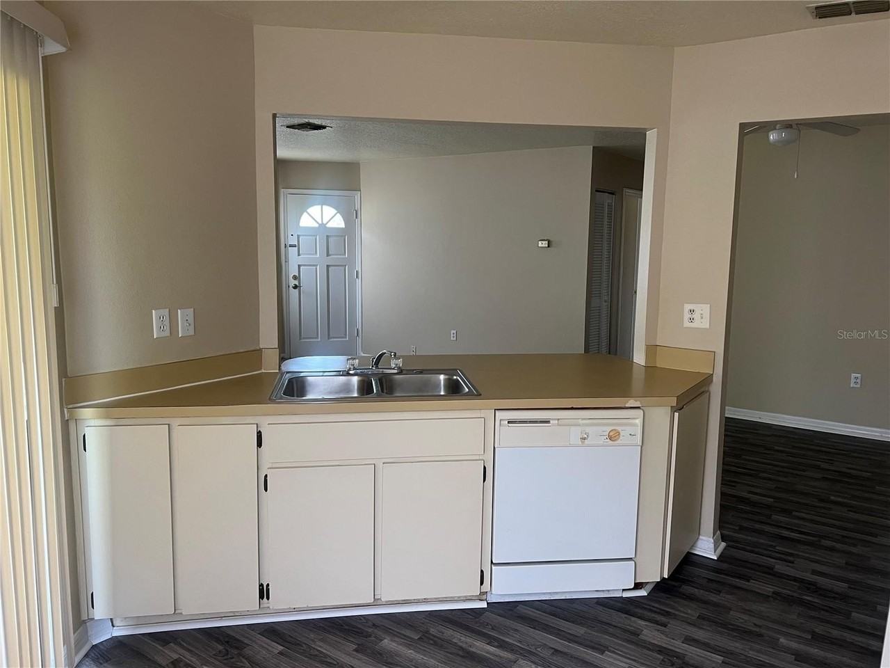 7266 Pond Cir - Photo 6 of 11