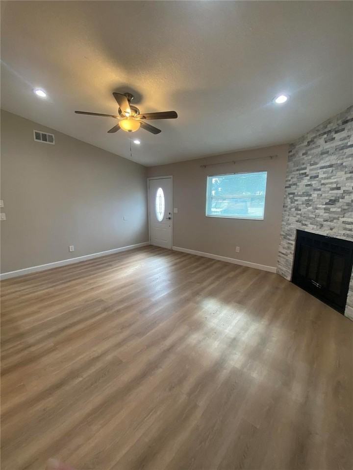 15301 58th St N #A - Photo 4 of 13