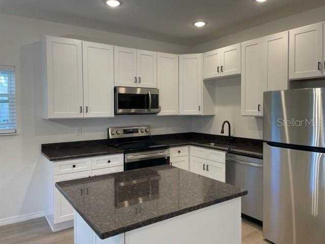 1482 Cleveland St - Photo 3 of 19