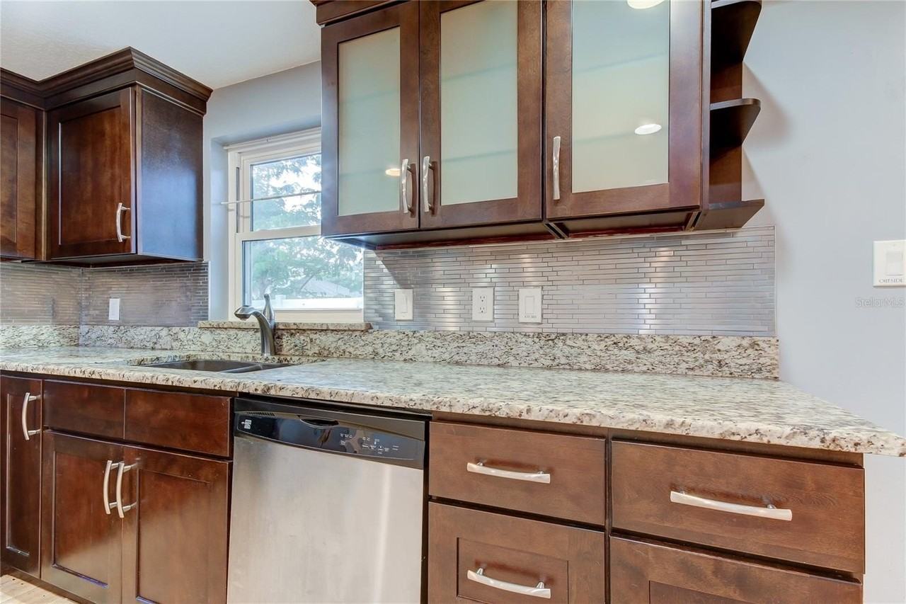 2925 W Tyson Ave - Photo 5 of 14