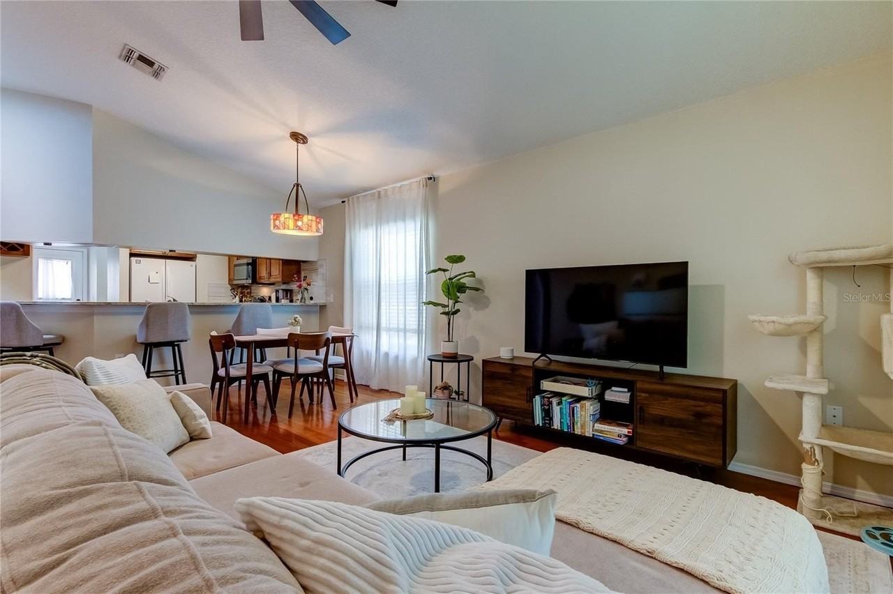 7214 S Desoto St - Photo 2 of 18