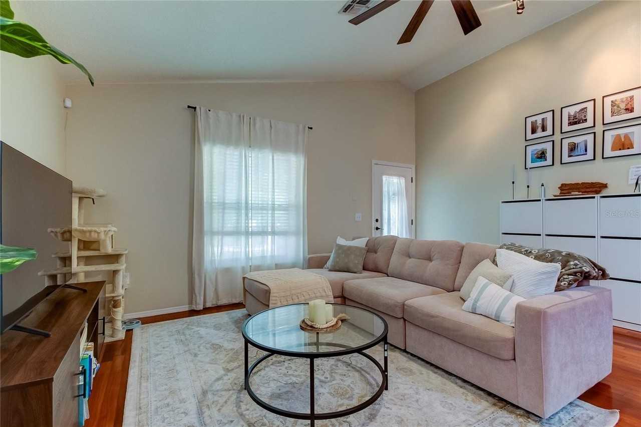 7214 S Desoto St - Photo 3 of 18