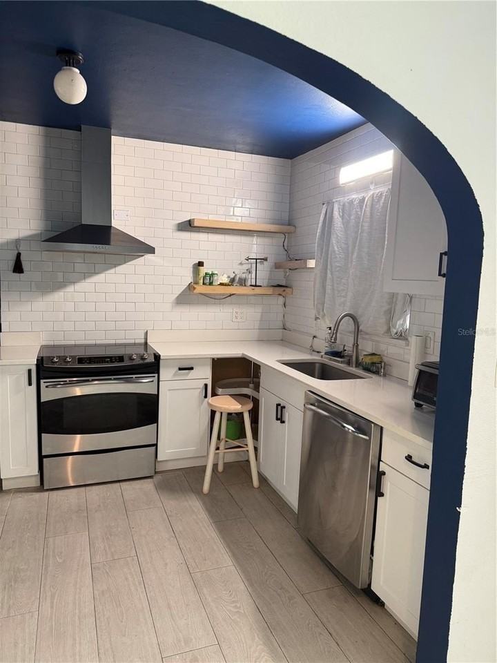 345 22nd Ave S #A - Photo 2 of 6