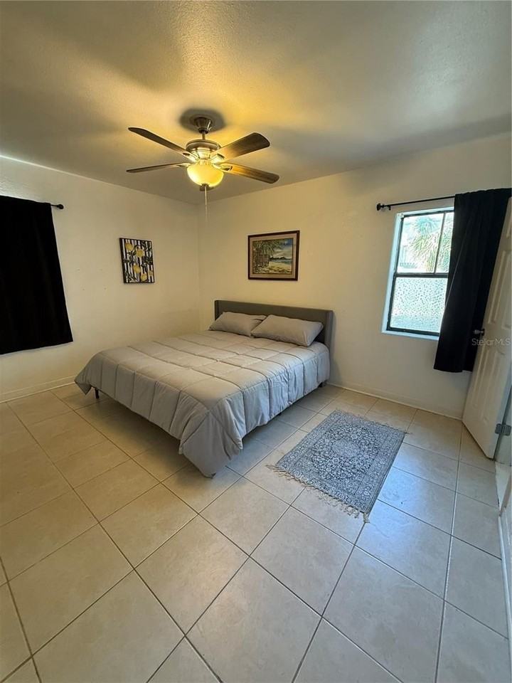 345 22nd Ave S #A - Photo 4 of 6