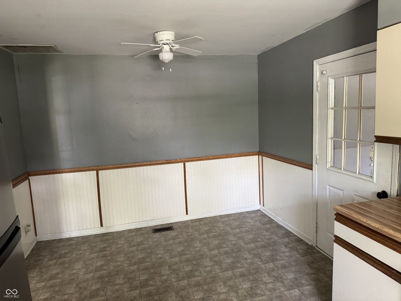 603 E Clyde St - Photo 6 of 13