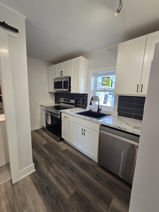 246 W 14th - 1/2 - Photo 2 of 15