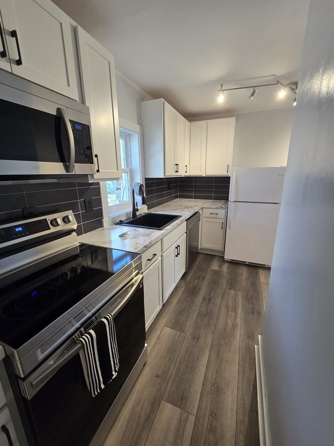 246 W 14th - 1/2 - Photo 3 of 15