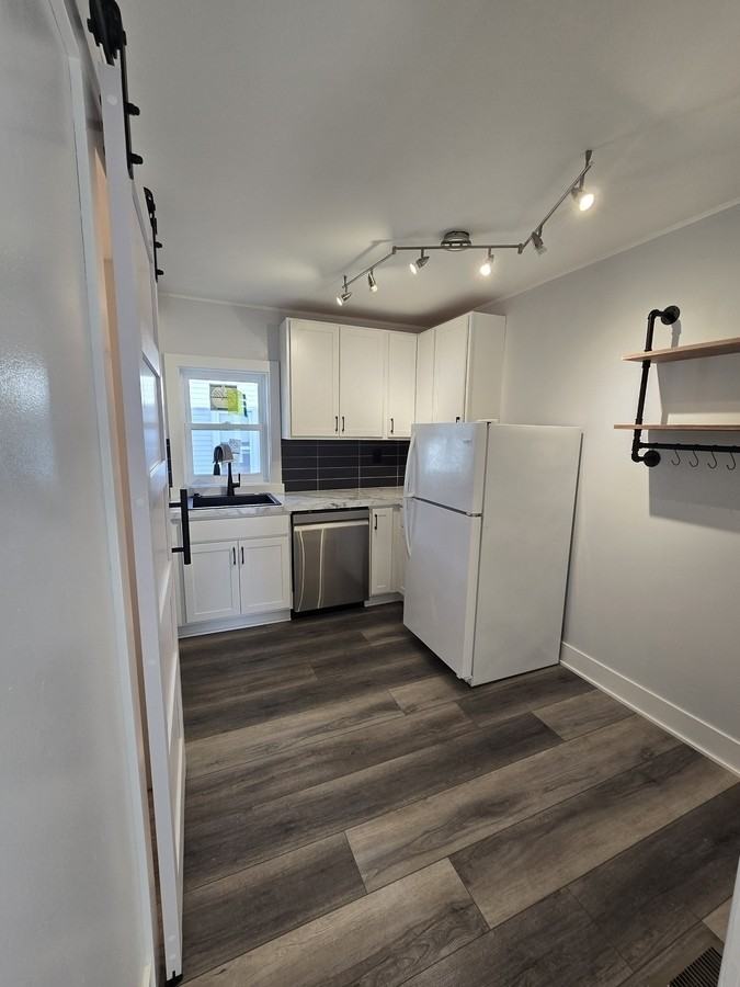 246 W 14th - 1/2 - Photo 7 of 15