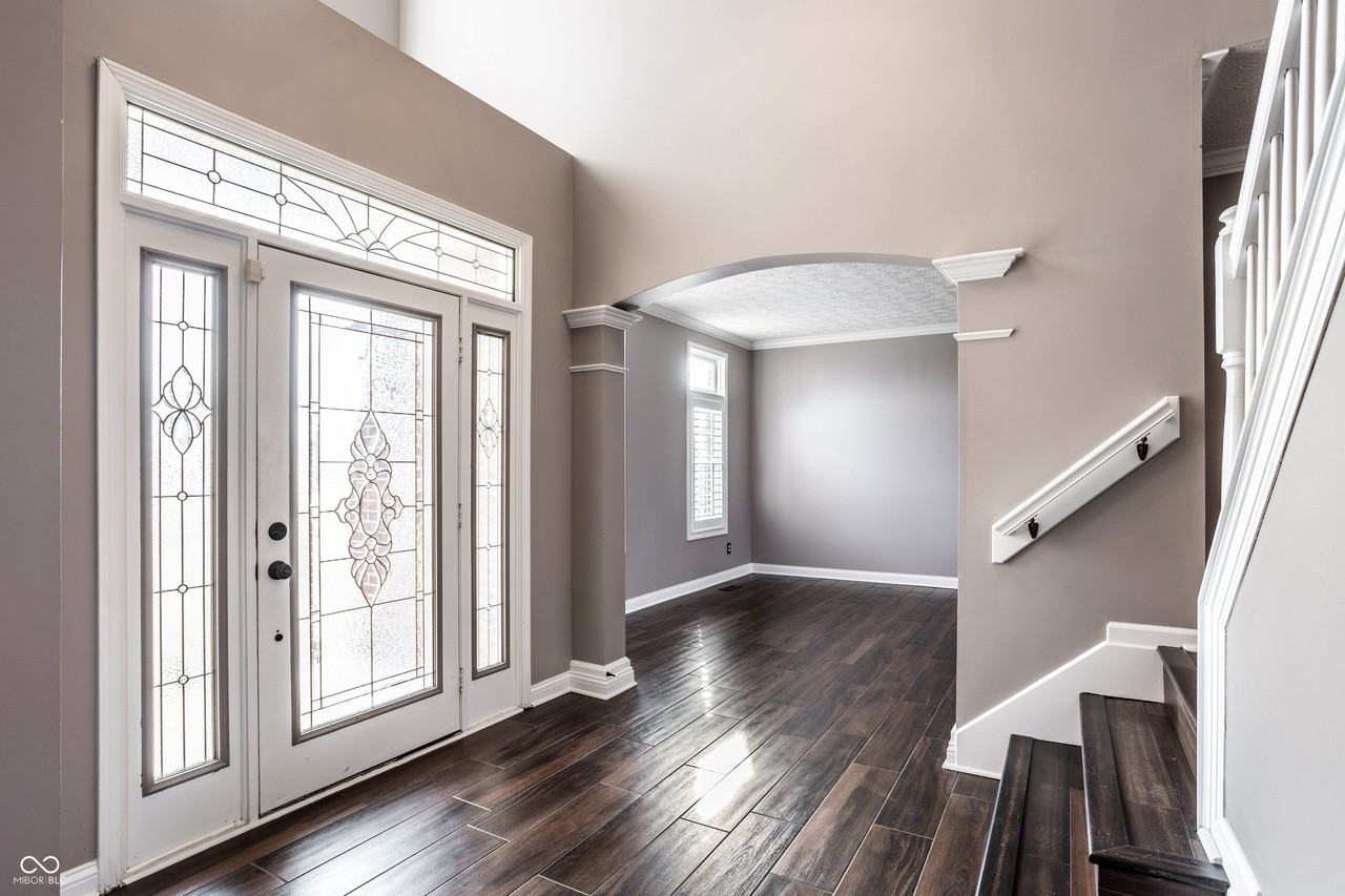 8102 Fairway Dr - Photo 2 of 31