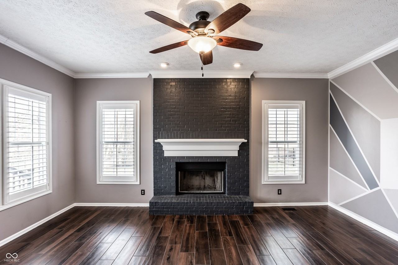 8102 Fairway Dr - Photo 3 of 31