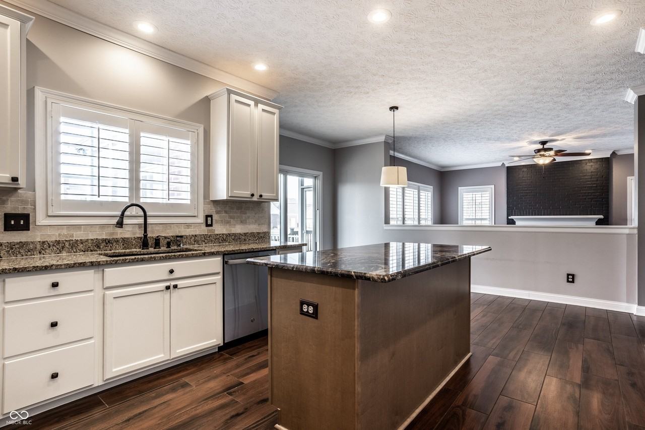 8102 Fairway Dr - Photo 5 of 31