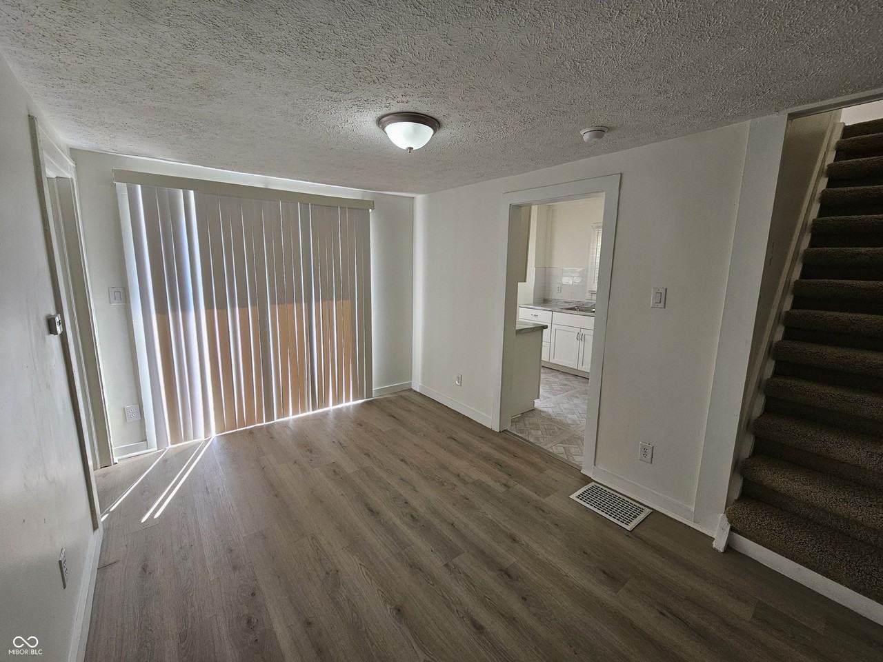 835 Tecumseh St - Photo 5 of 19
