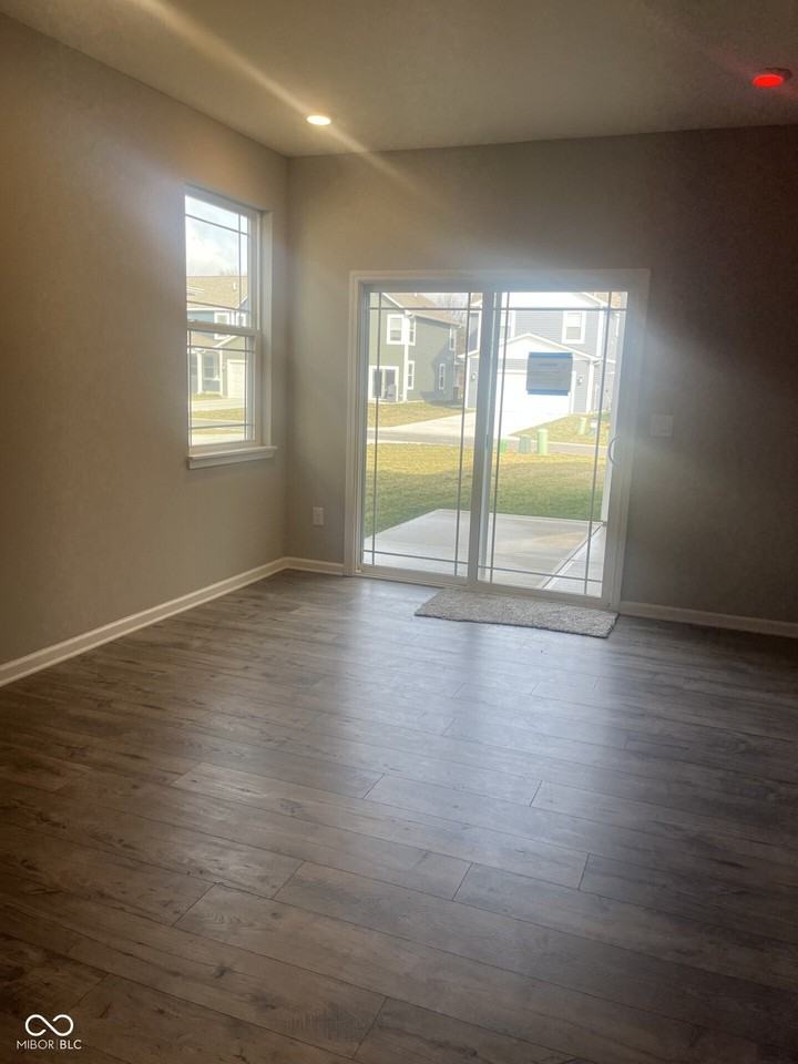 2607 Plano Dr - Photo 6 of 25