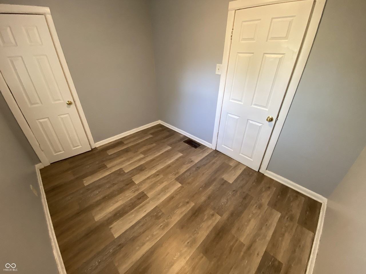 2842 N Chester Ave - Photo 7 of 13