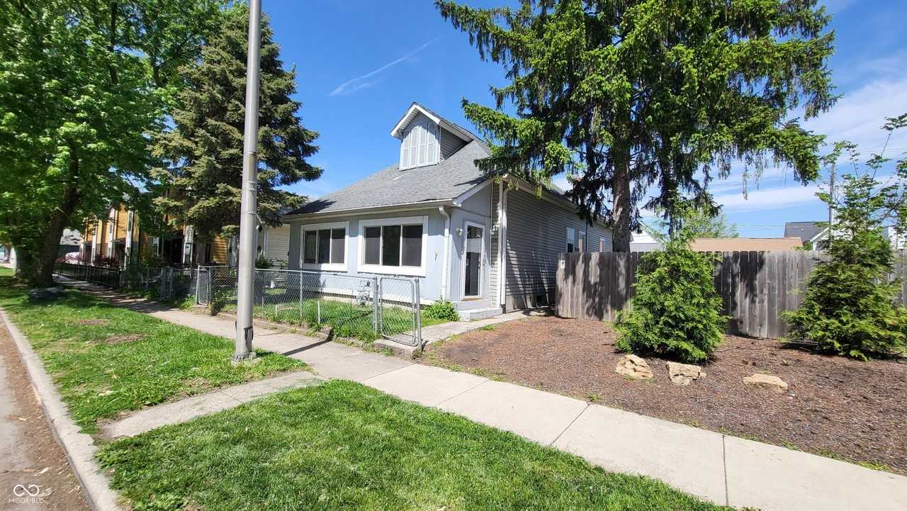 1314 E 10th St - Photo 2 of 24