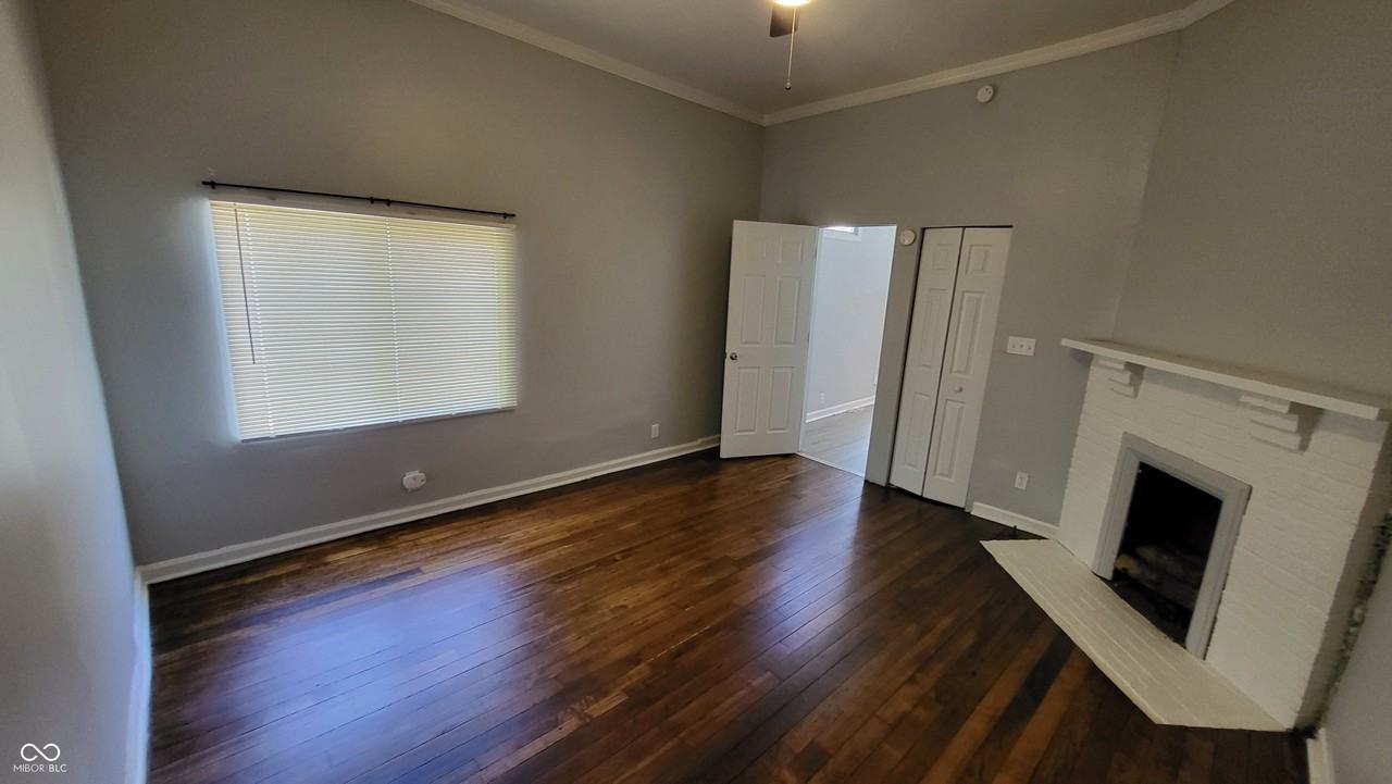 1314 E 10th St - Photo 5 of 24