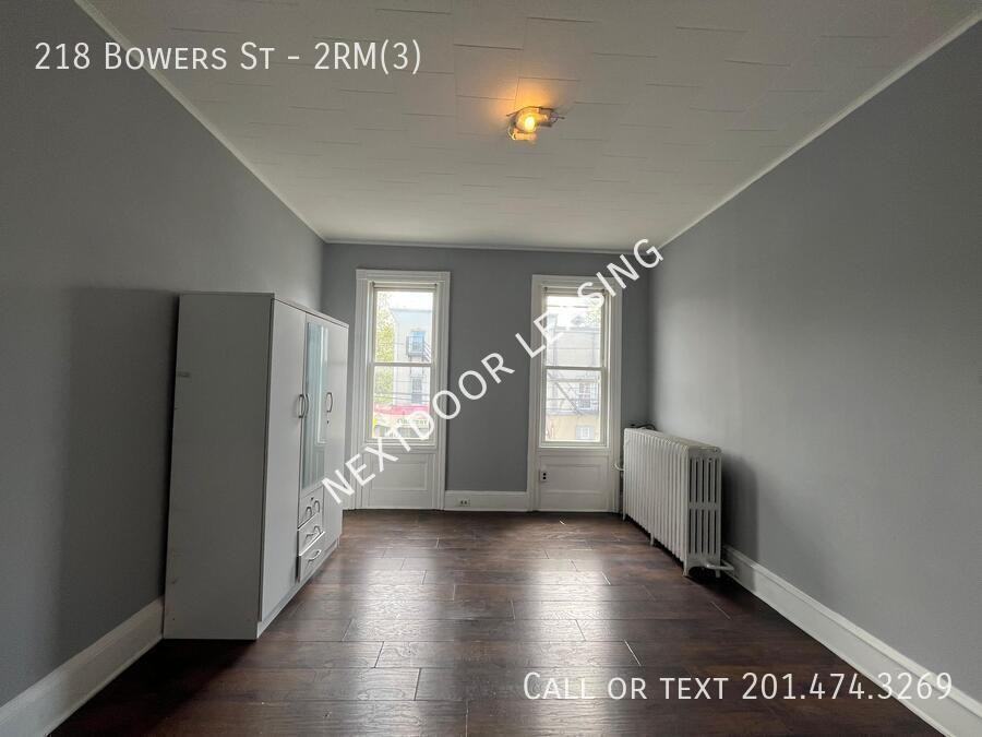 218 Bowers St #2RM3 - Photo 5 of 6