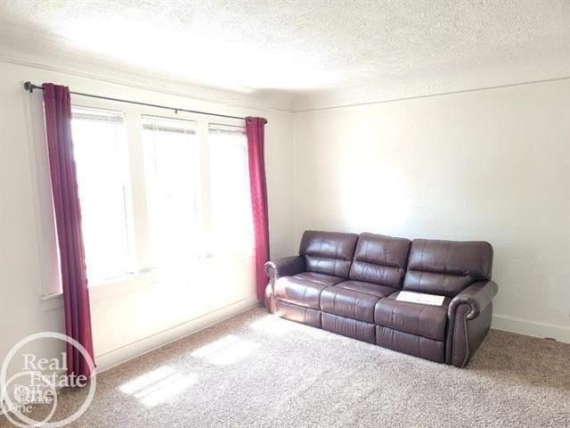 38 Spokane Dr - Photo 3 of 10