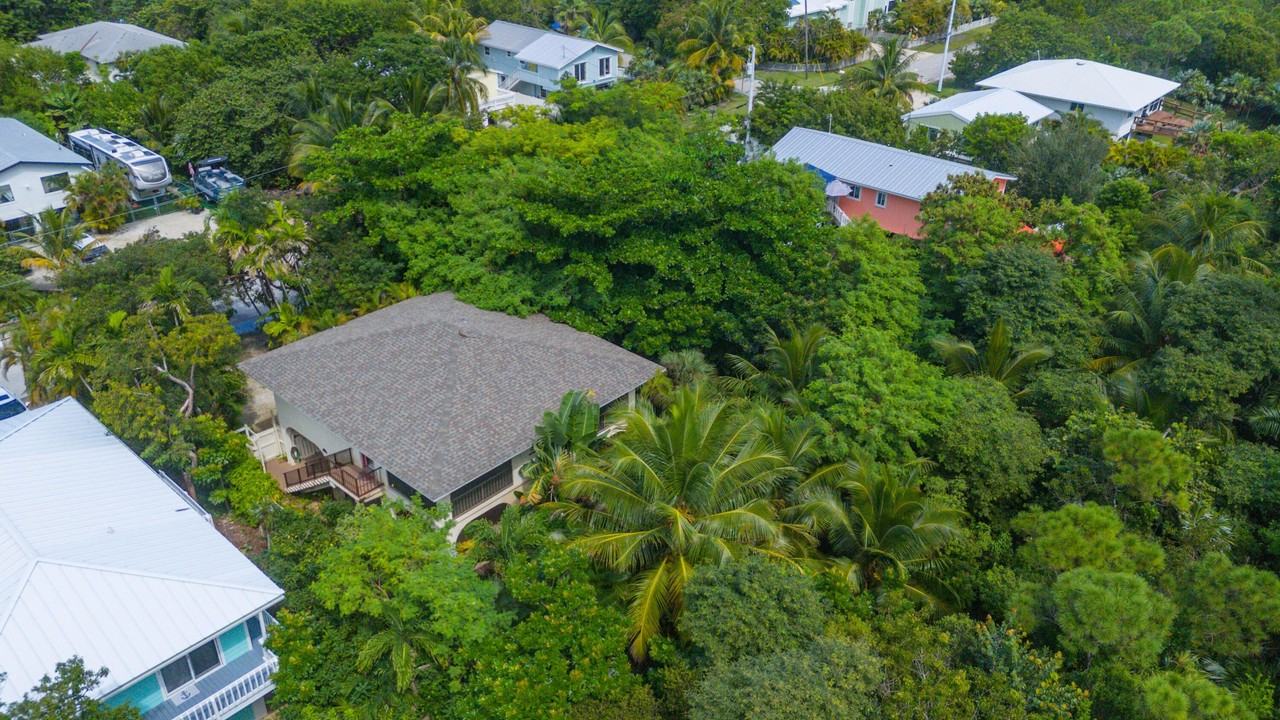 29850 Journeys End Rd - Photo 5 of 32