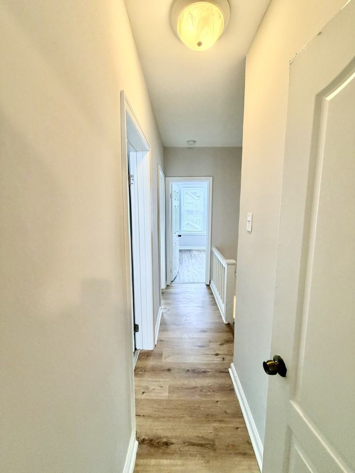 6525 Saybrook Ave - Photo 5 of 23