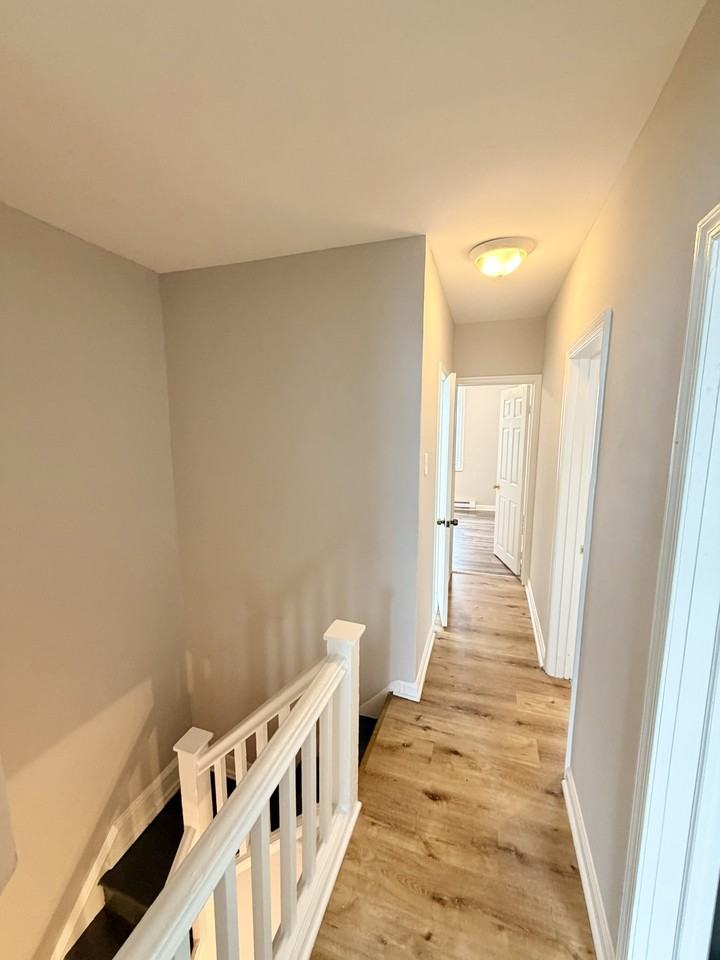 6525 Saybrook Ave - Photo 6 of 23